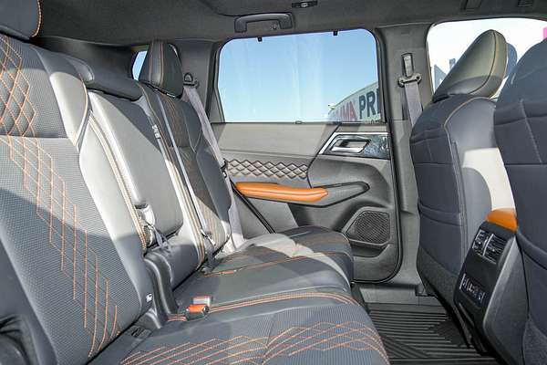 2024 Mitsubishi Outlander PHEV Exceed Tourer ZM thumb-8