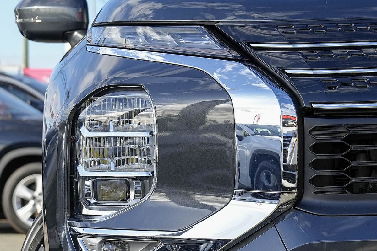 2024 Mitsubishi Outlander PHEV Exceed Tourer ZM