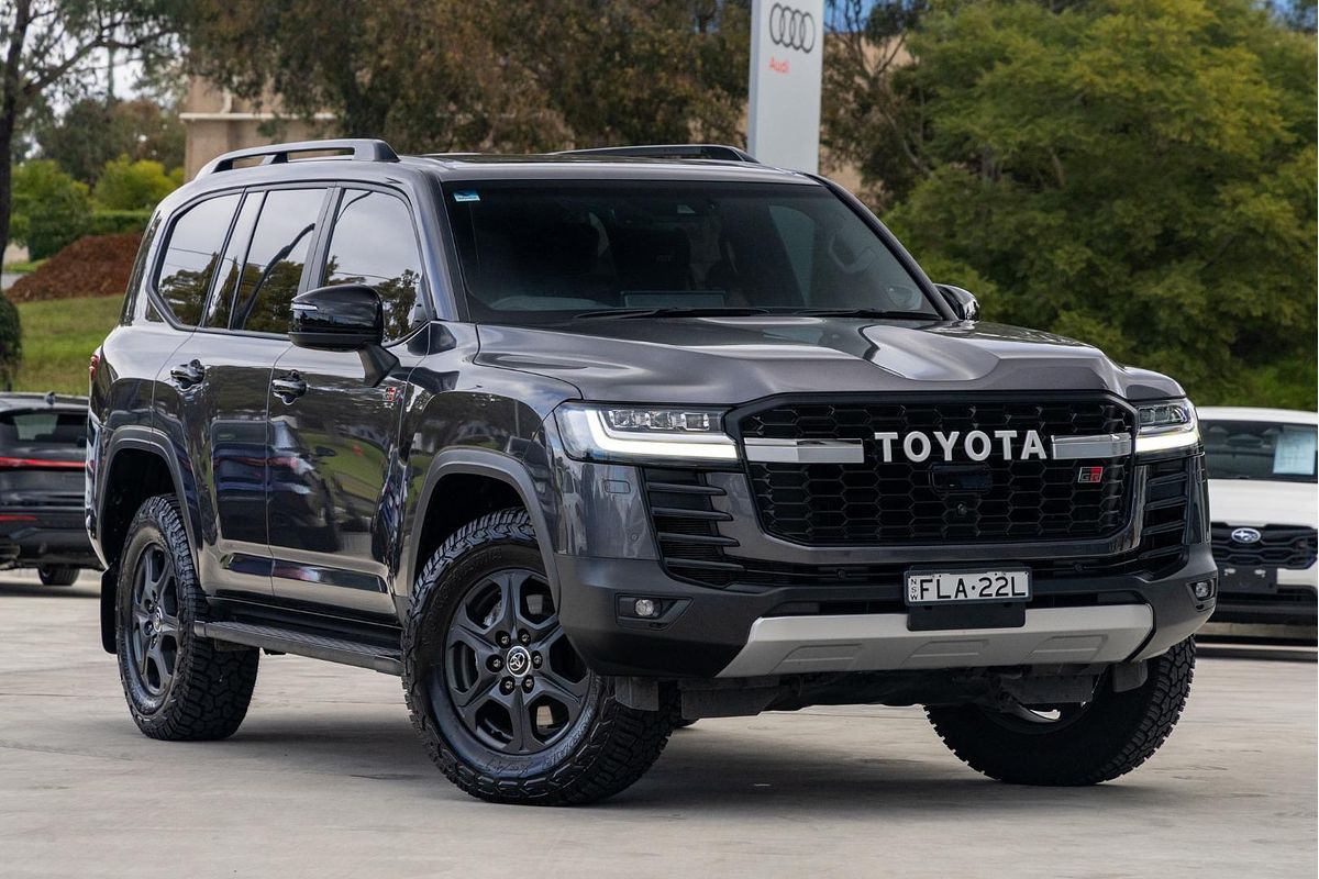 2024 Toyota Landcruiser GR Sport FJA300R