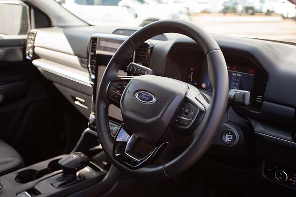 2025 Ford Everest Trend 2.0L thumb-3