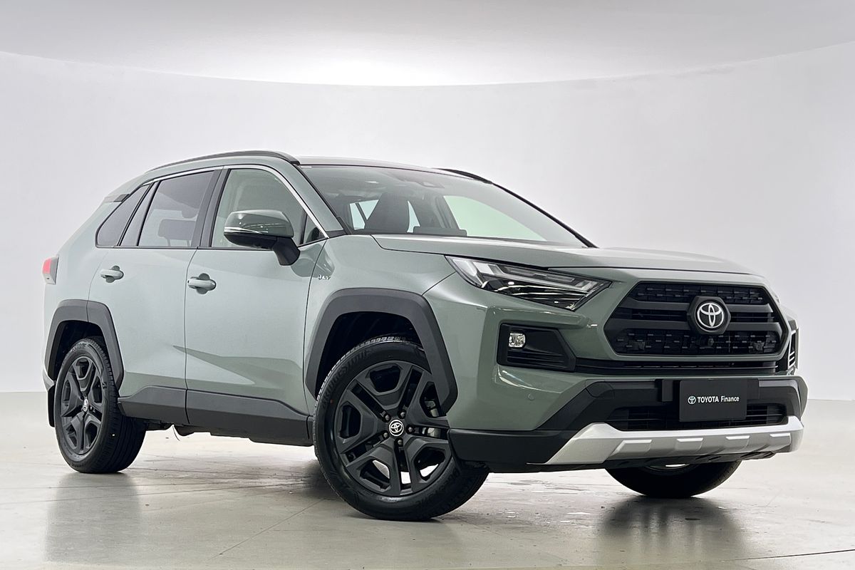 2025 Toyota RAV4 Edge AXAH54R