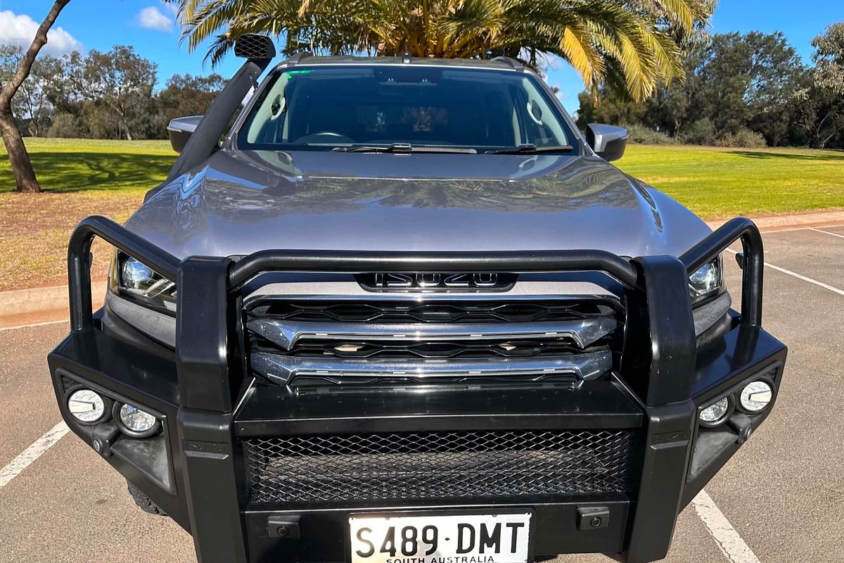 2022 Isuzu MU-X LS-T