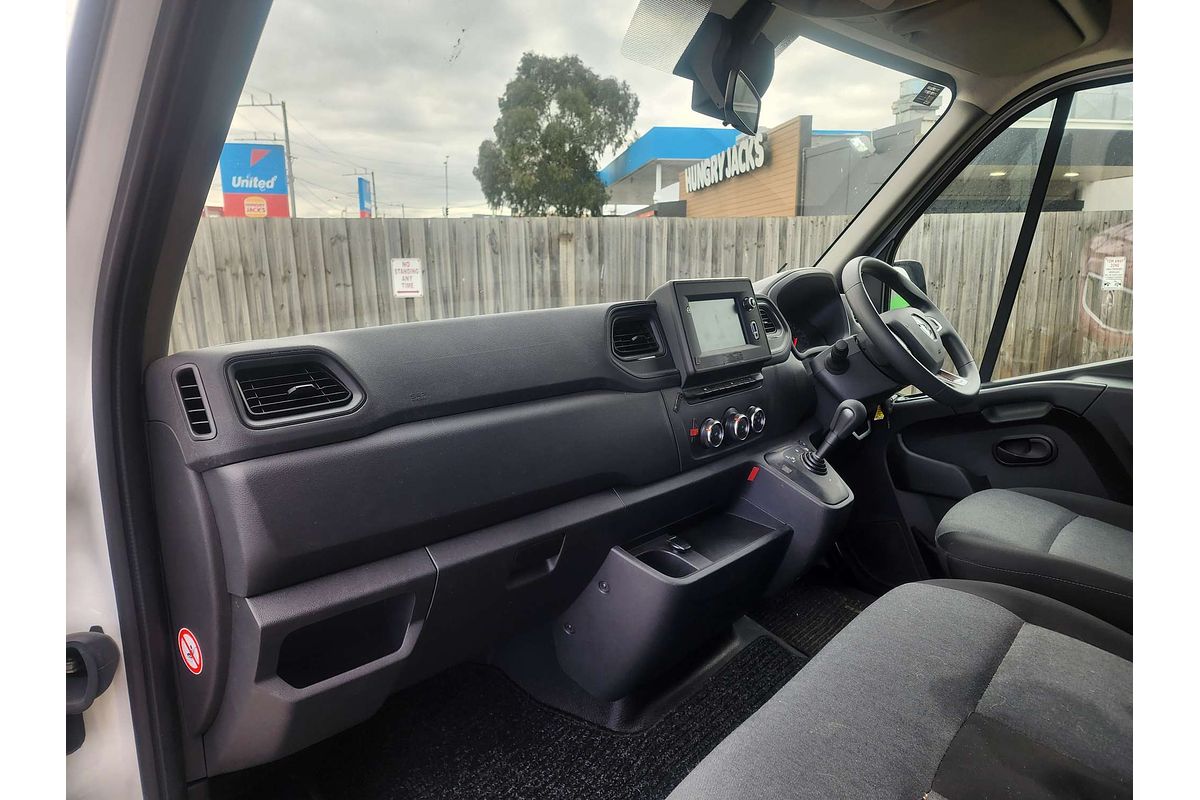 2024 Renault Master Pro 110kW X62 Phase 2 MWB Mid Roof image 17