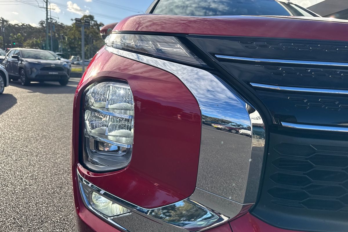 2022 Mitsubishi Outlander Exceed ZM