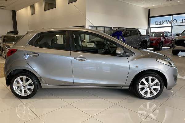 2014 Mazda 2 Neo Sport DE Series 2 thumb-10
