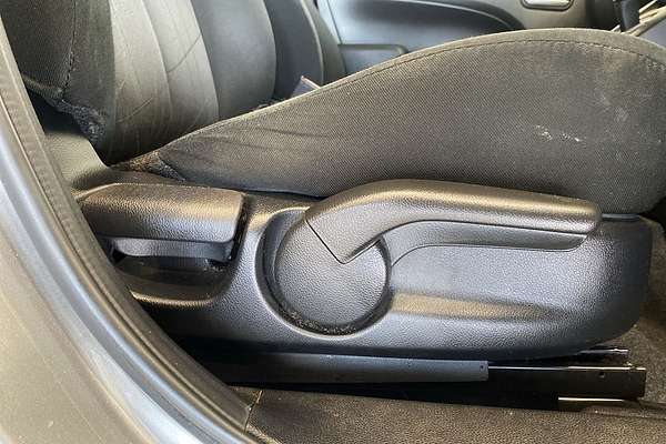 2014 Mazda 2 Neo Sport DE Series 2 thumb-20