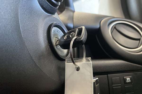 2014 Mazda 2 Neo Sport DE Series 2 thumb-26