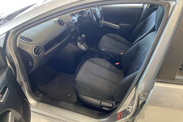2014 Mazda 2 Neo Sport DE Series 2 thumb-29