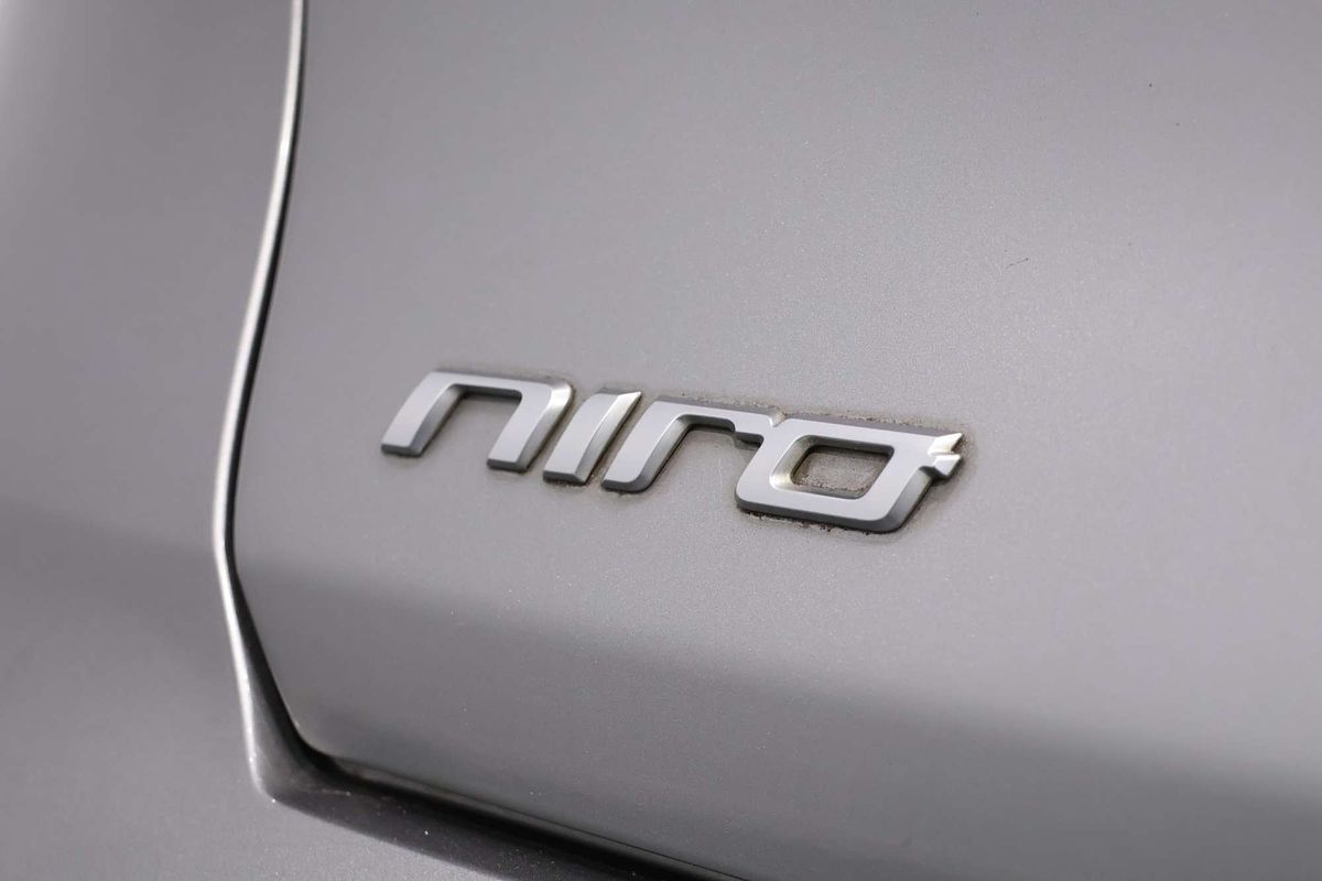 2021 Kia Niro Hybrid Sport DE