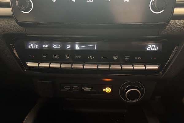 2025 Mazda BT-50 SP TF 4X4 thumb-29