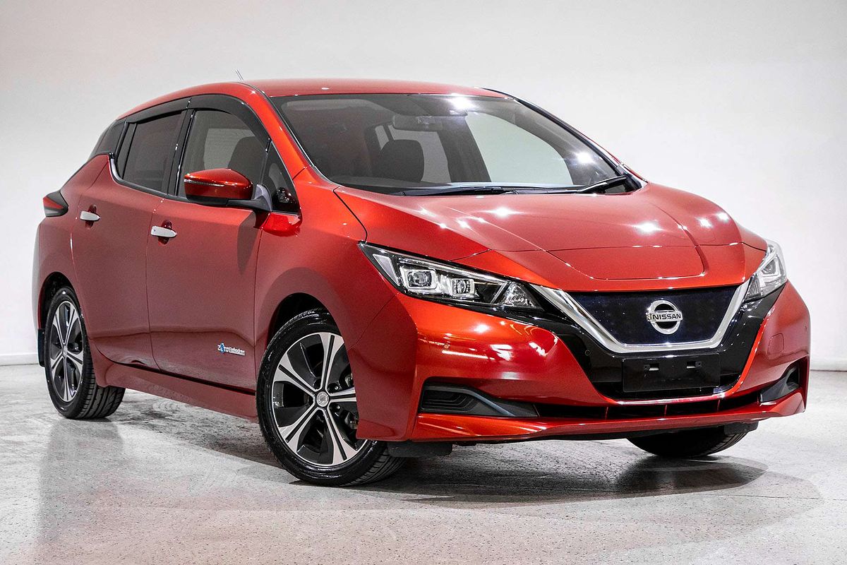 2018 Nissan LEAF X ZE1