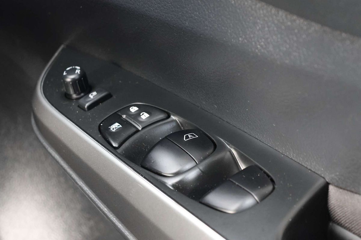 2022 Nissan Navara ST D23 Rear Wheel Drive image 18