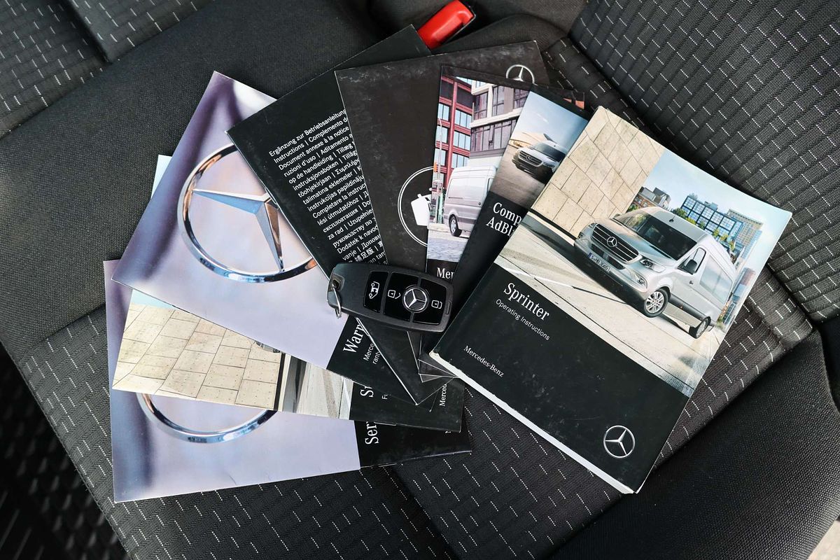 2021 Mercedes-Benz Sprinter 416CDI VS30 MWB Low Roof image 11