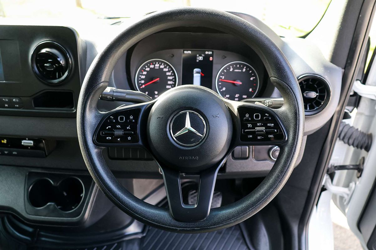 2021 Mercedes-Benz Sprinter 416CDI VS30 MWB Low Roof image 18