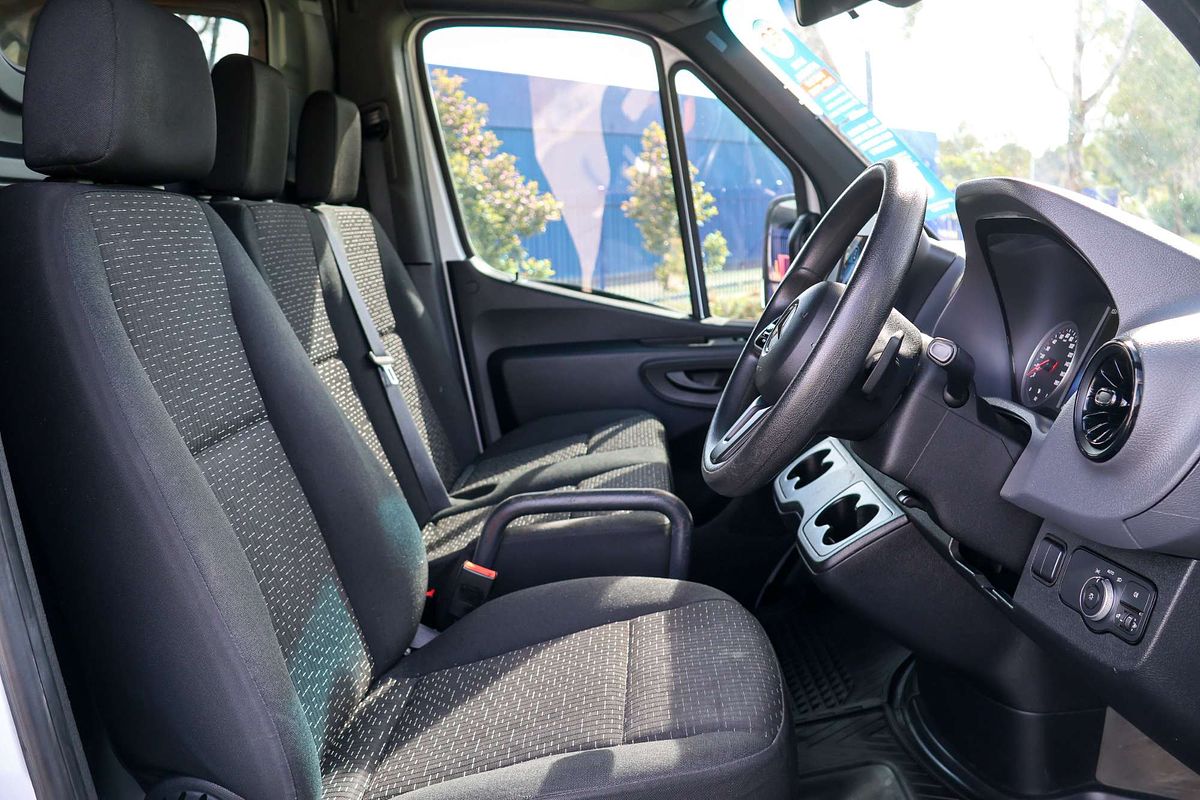 2021 Mercedes-Benz Sprinter 416CDI VS30 MWB Low Roof image 21