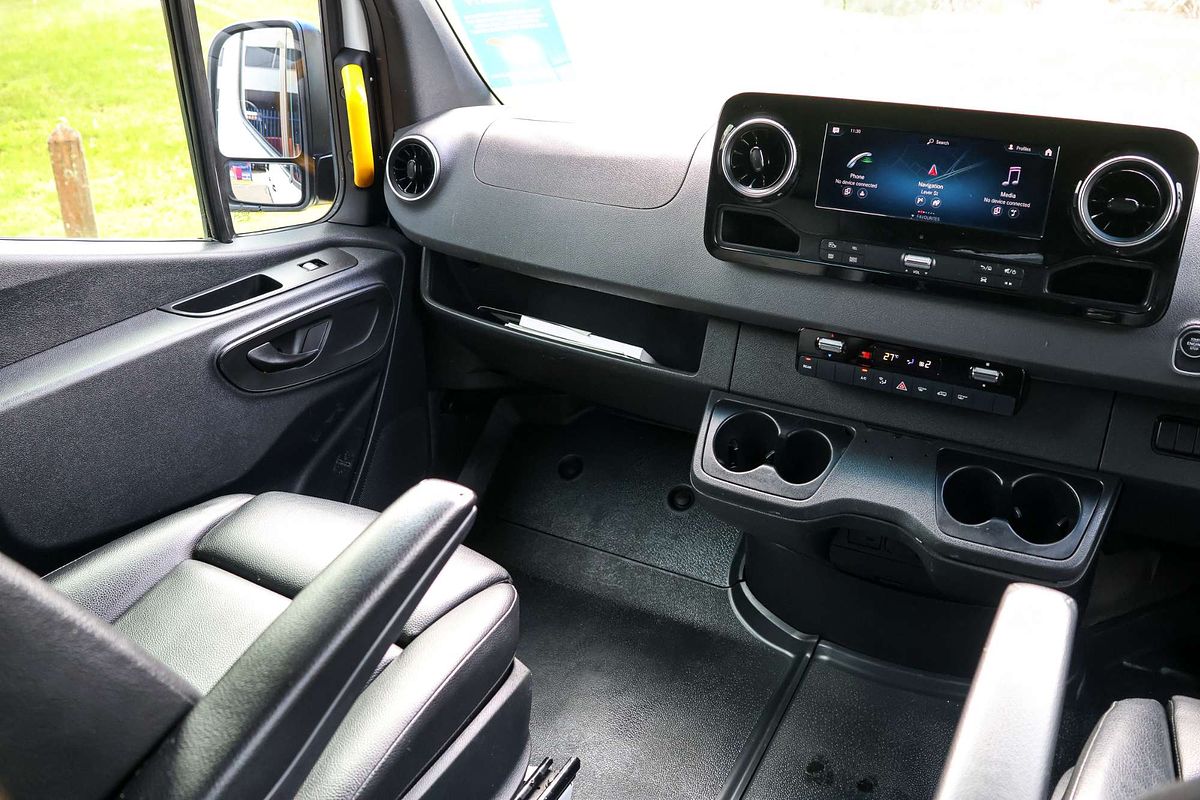 2021 Mercedes-Benz Sprinter 419CDI VS30 MWB Low Roof image 13