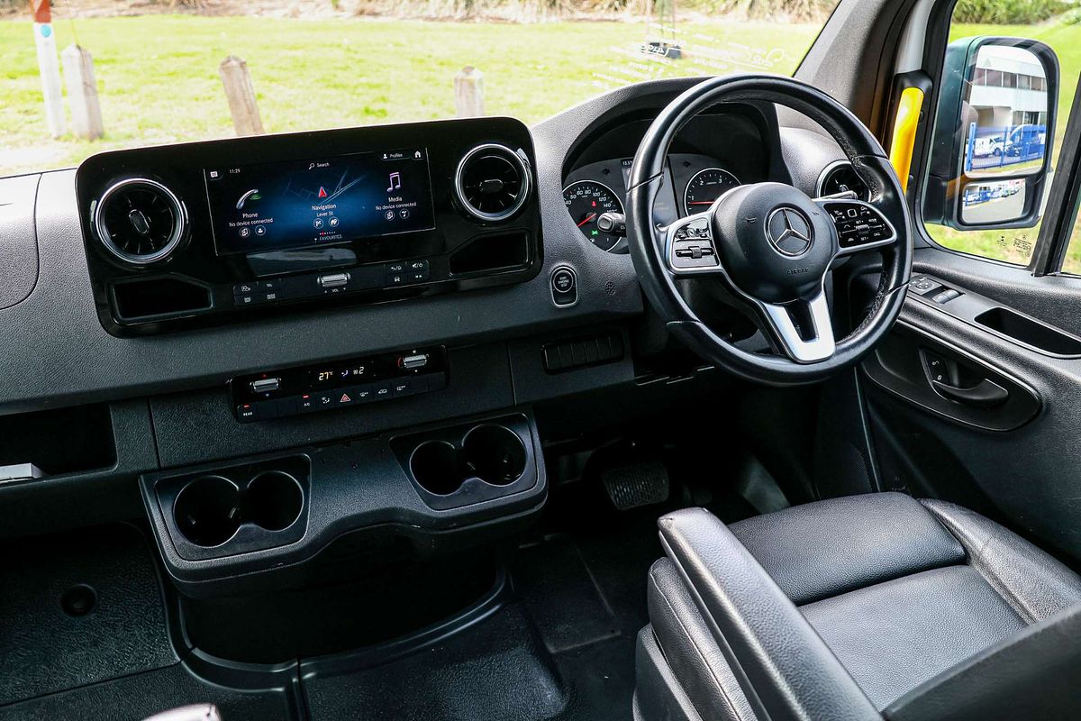 2021 Mercedes-Benz Sprinter 419CDI VS30 MWB Low Roof image 16