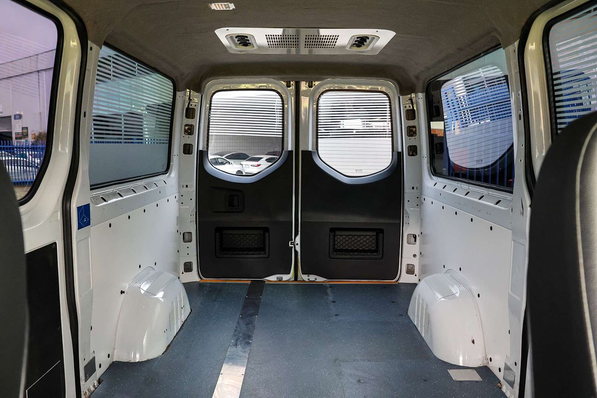 2021 Mercedes-Benz Sprinter 419CDI VS30 MWB Low Roof image 18