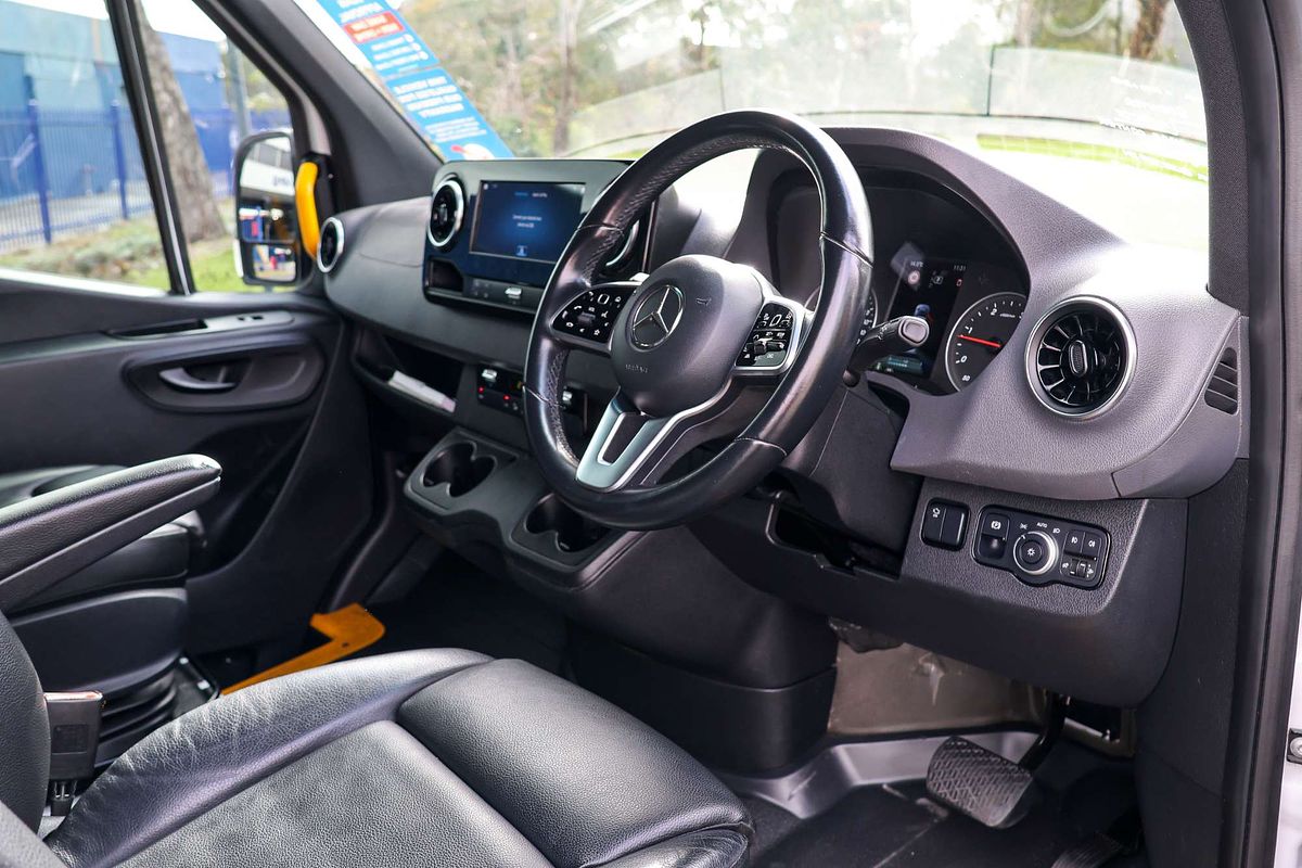 2021 Mercedes-Benz Sprinter 419CDI VS30 MWB Low Roof image 25