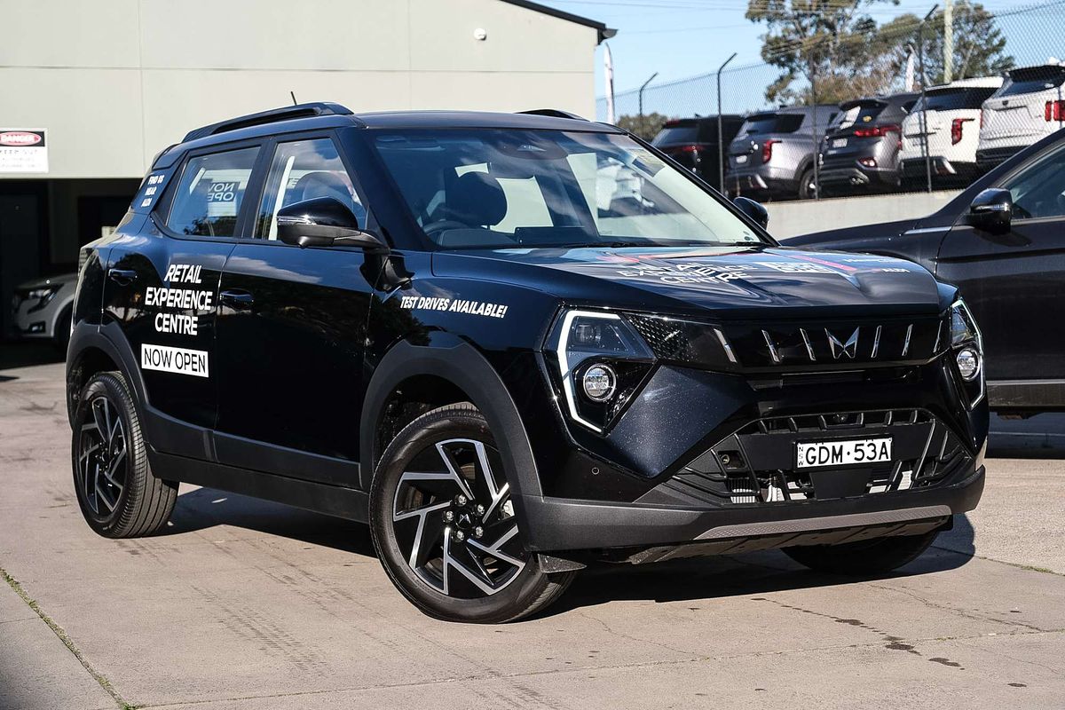 2025 Mahindra XUV3XO AX7L