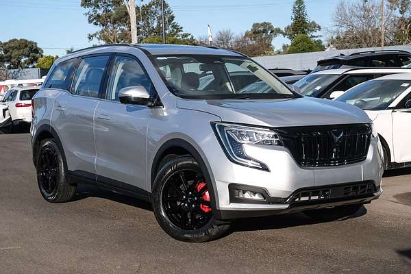 2025 Mahindra XUV700 AX7L