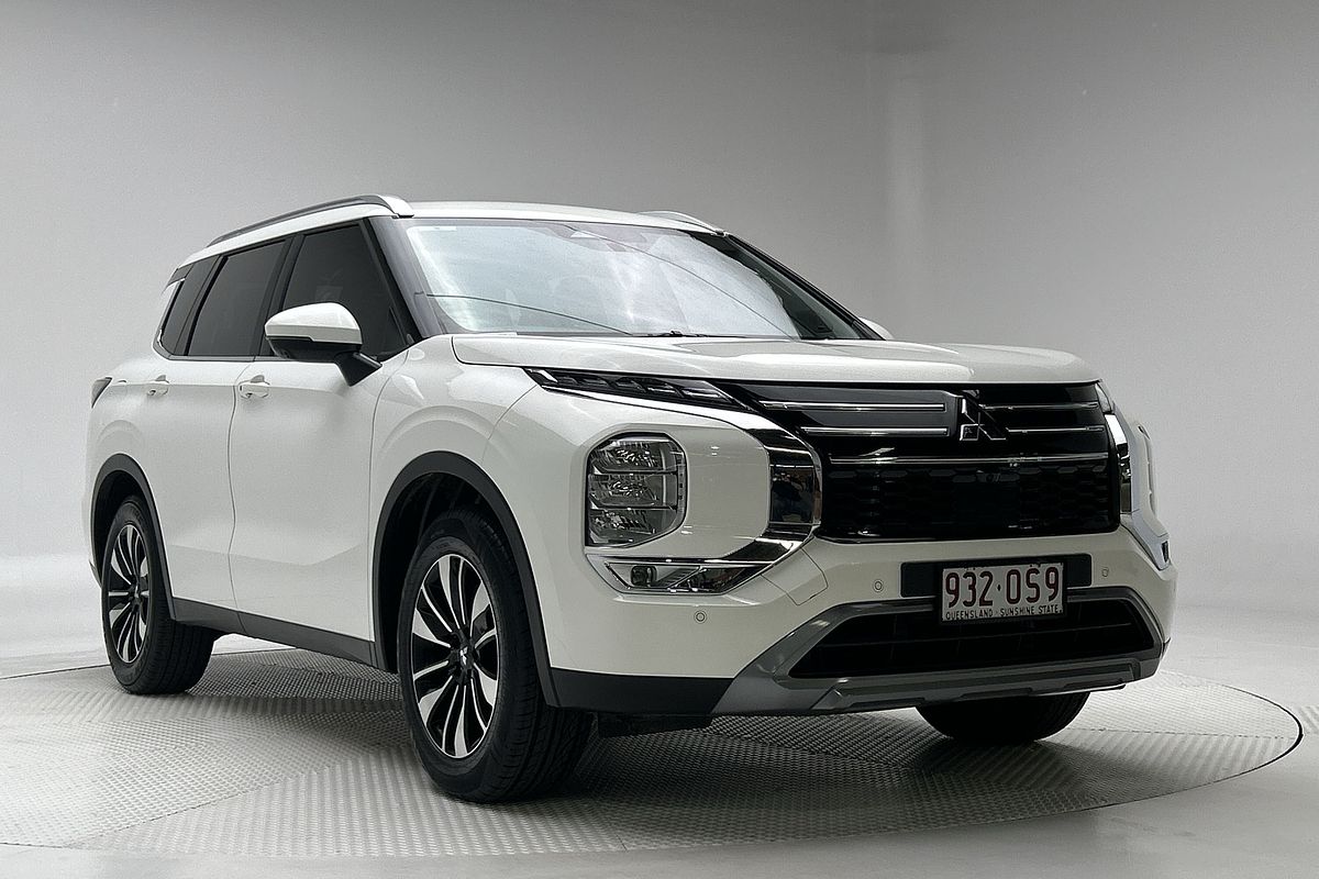 2025 Mitsubishi Outlander LS ZM