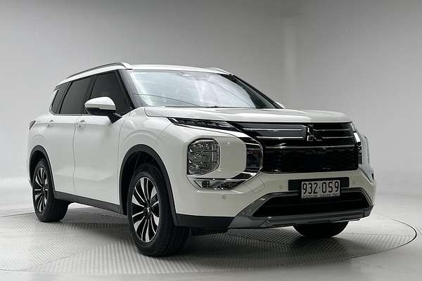 2025 Mitsubishi Outlander LS ZM