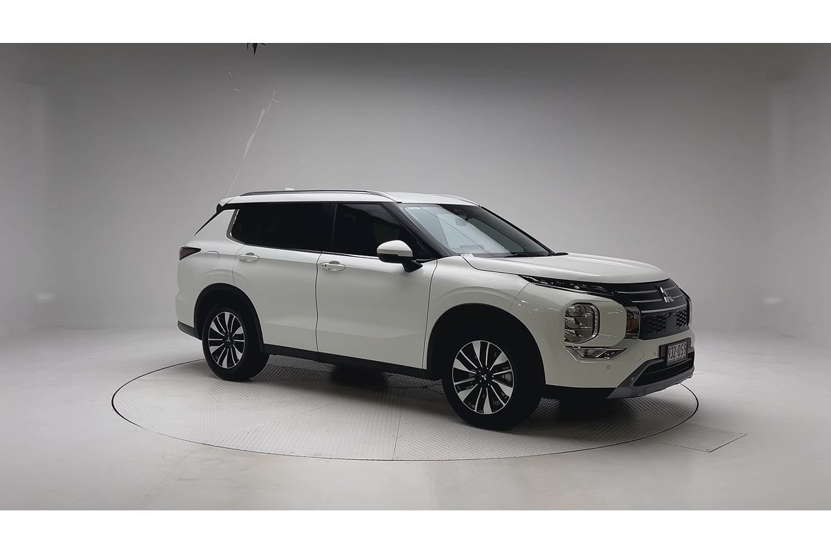 2025 Mitsubishi Outlander LS ZM