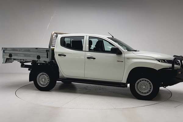 2024 Mitsubishi Triton GLX MR 4X4 thumb-3