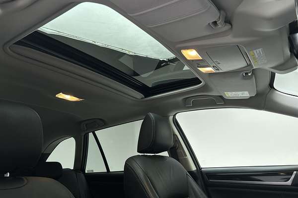 2018 Subaru Outback 2.5i Premium 5GEN thumb-14