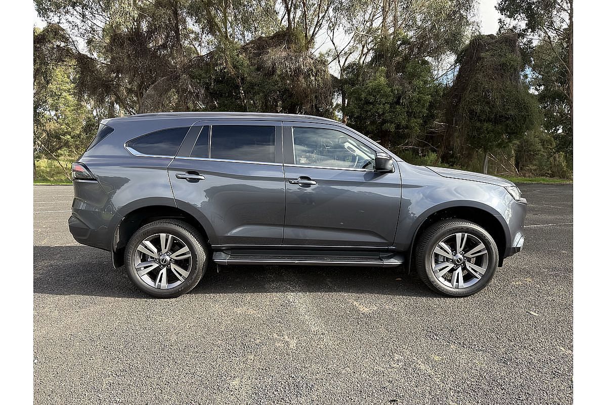 2023 Isuzu MU-X LS-T
