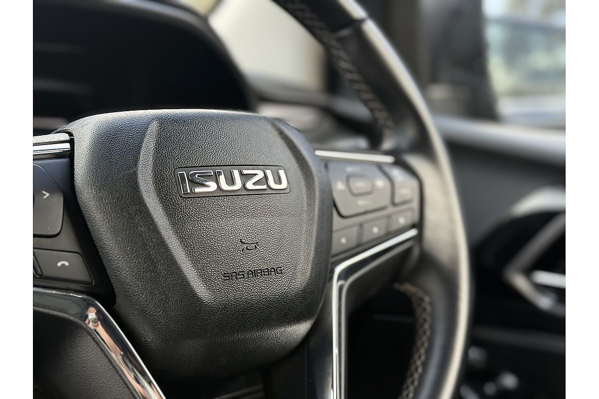 2023 Isuzu MU-X LS-T