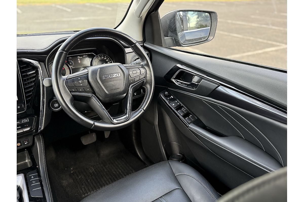 2023 Isuzu MU-X LS-T