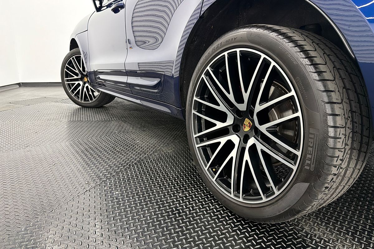 2024 Porsche Macan S 95B