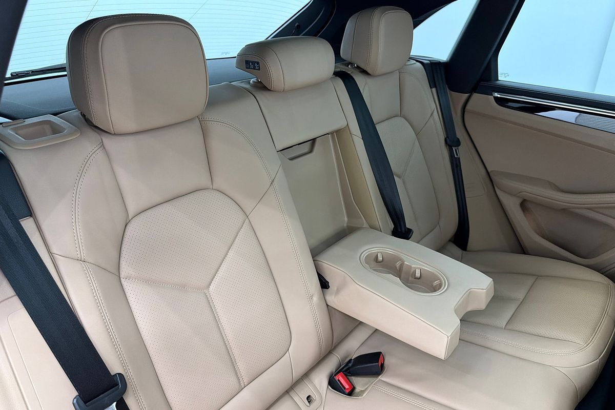 2024 Porsche Macan S 95B