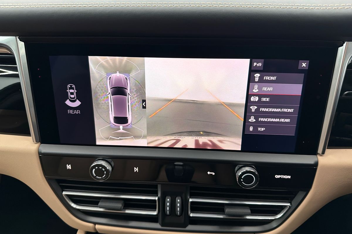 2024 Porsche Macan S 95B
