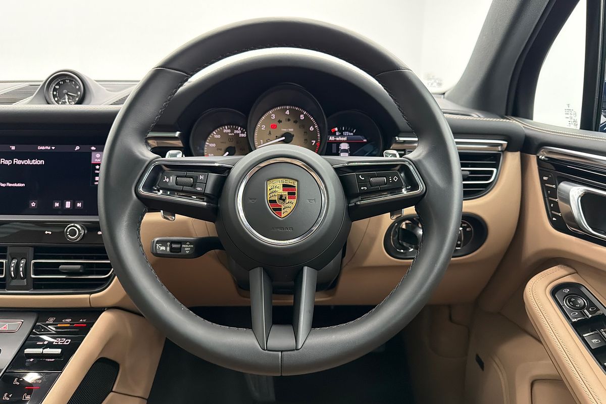 2024 Porsche Macan S 95B