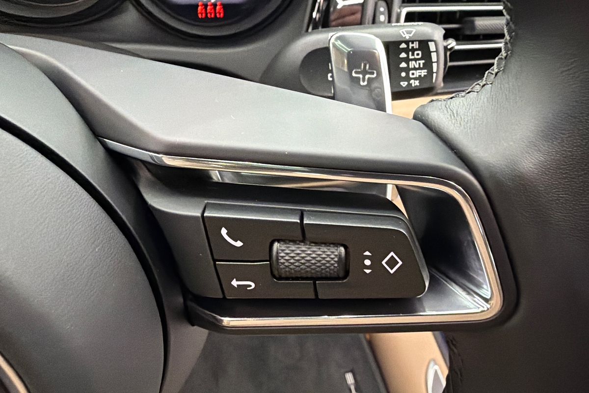 2024 Porsche Macan S 95B
