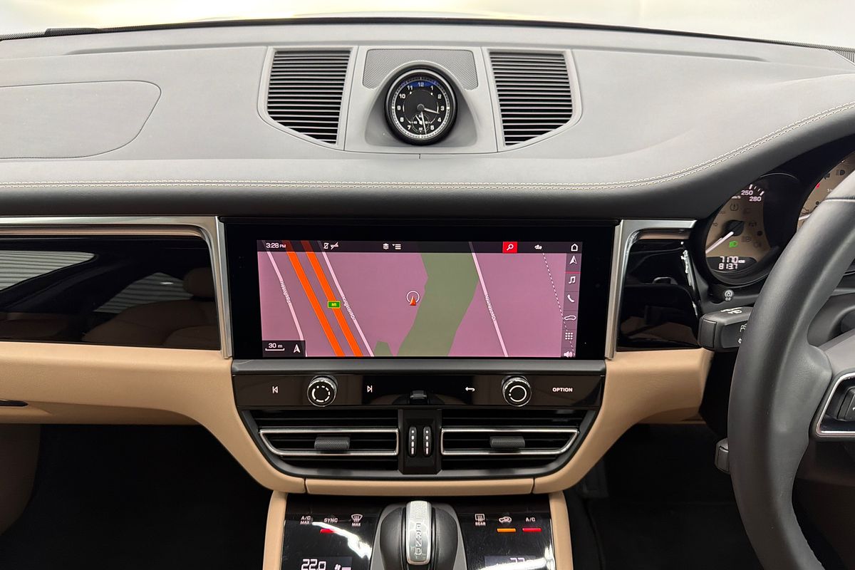 2024 Porsche Macan S 95B