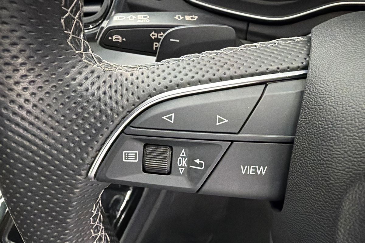 2022 Audi Q5 45 TFSI S line FY