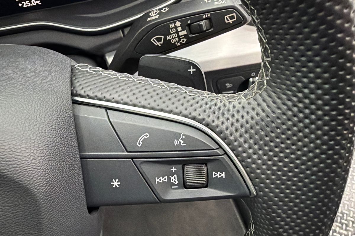2022 Audi Q5 45 TFSI S line FY