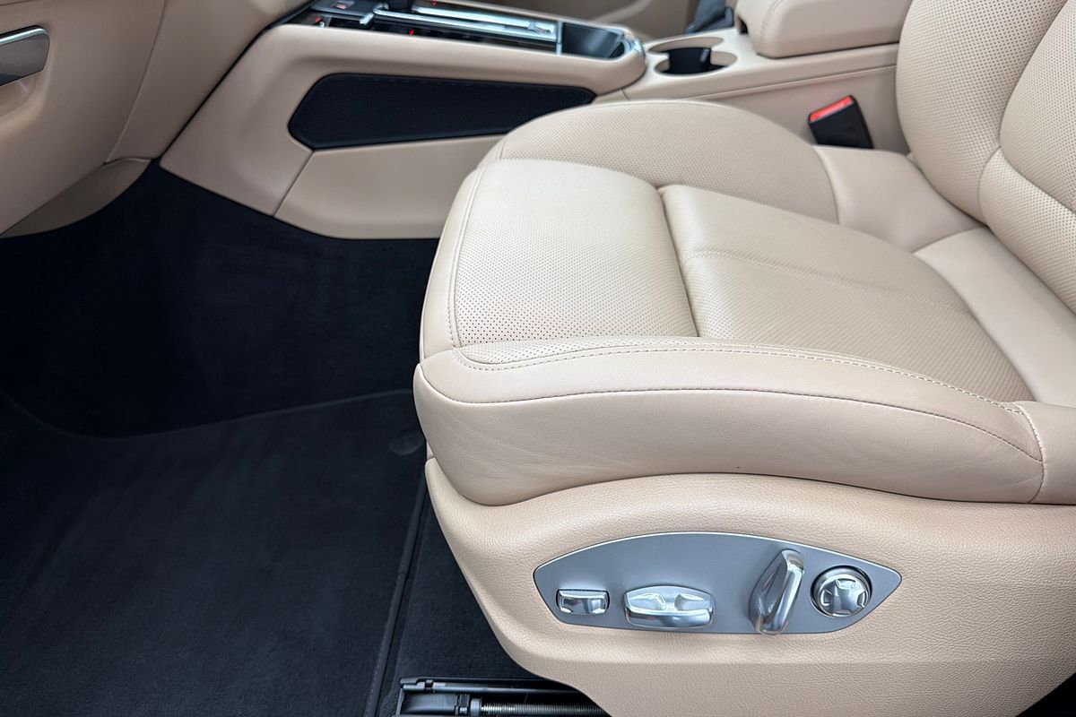 2024 Porsche Macan S 95B