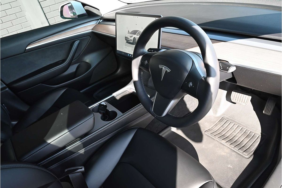 2022 Tesla Model 3 Rear-Wheel Drive