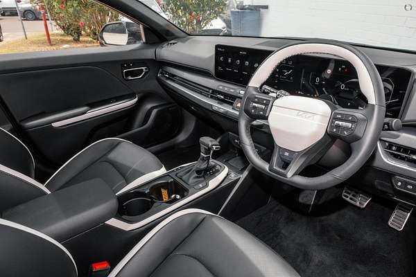 2026 Kia K4 GT-Line CL4m thumb-5
