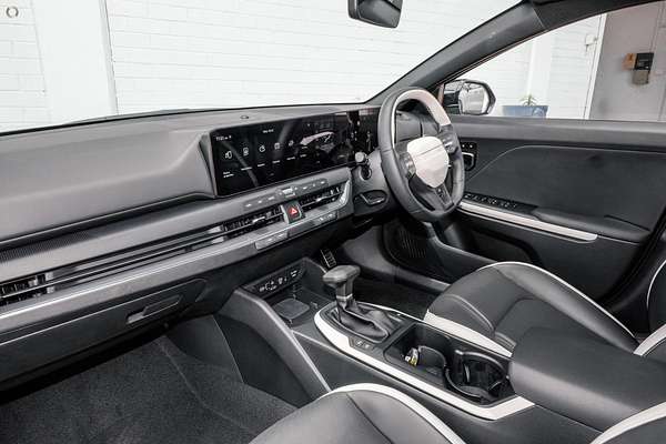 2026 Kia K4 GT-Line CL4m thumb-6
