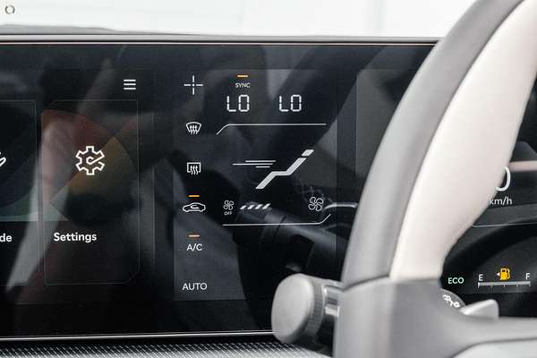 2026 Kia K4 GT-Line CL4m thumb-7