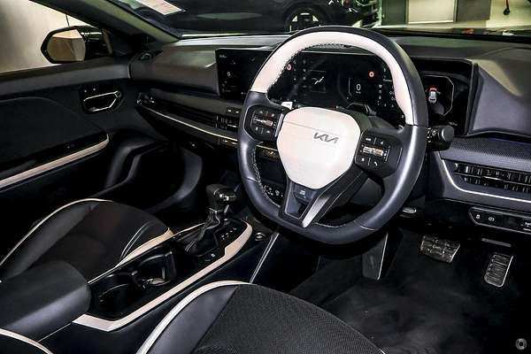 2026 Kia K4 GT-Line CL4m thumb-7