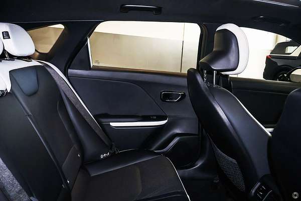 2026 Kia K4 GT-Line CL4m thumb-8