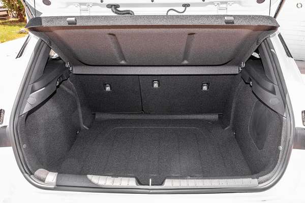 2026 Kia K4 GT-Line CL4m thumb-9