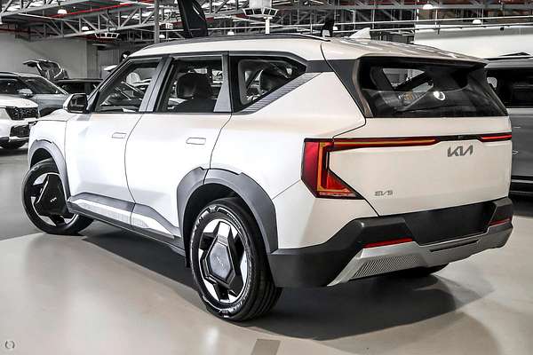 2026 Kia EV5 Air Long Range OVc thumb-3